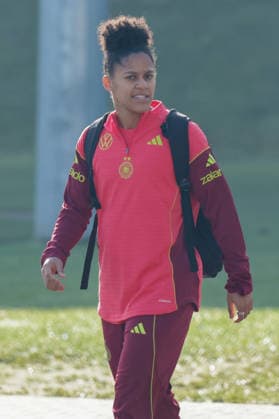 27.02.2026, xgrfx, Fussball DFB-Medientermine, Deutsche Frauennationalmannschaft - Training v.l. Shekiera Martinez (Deutsche Frauennationalmannschaft) (DFL DFB REGULATIONS PROHIBIT ANY USE OF PHOTOGRAPHS as IMAGE SEQUENCES and or QUASI-VIDEO) Frankfurt am Main