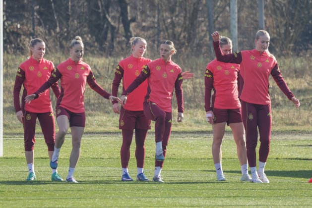 27.02.2026, xgrfx, Fussball DFB-Medientermine, Deutsche Frauennationalmannschaft - Training v.l. Laura Freigang, Giulia Gwinn, Lea Schüller, Klara Bühl, Rebecca Knaak, Camilla Küver (Deutsche Frauennationalmannschaft) (DFL DFB REGULATIONS PROHIBIT ANY USE OF PHOTOGRAPHS as IMAGE SEQUENCES and or QUASI-VIDEO) Frankfurt am Main