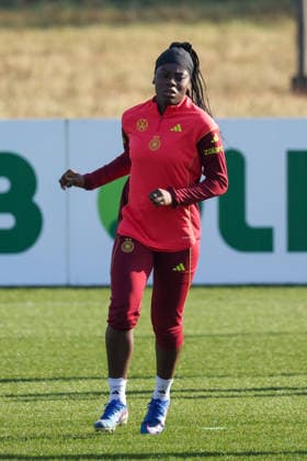 Frankfurt am Main, Deutschland 27. Februar 2026: Vorbereitung auf das Frauen WM-Qualifikationsspiel Deutschland vs. Slovenien - Training Im Bild: Nicole Anyomi (Deutschland) beim Training am DFB-Campus in Frankfurt Copyright: HMBxMedia MadeleinexFantini