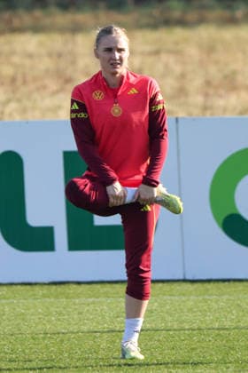 Frankfurt am Main, Deutschland 27. Februar 2026: Vorbereitung auf das Frauen WM-Qualifikationsspiel Deutschland vs. Slovenien - Training Im Bild: Jella Veit (Deutschland) beim Training am DFB-Campus in Frankfurt Copyright: HMBxMedia MadeleinexFantini