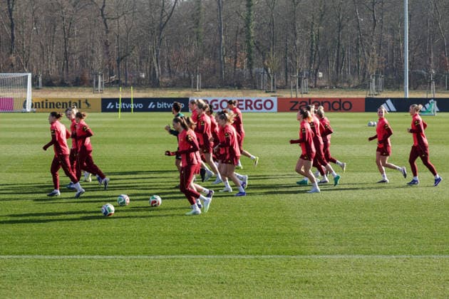 27.02.2026, xgrfx, Fussball DFB-Medientermine, Deutsche Frauennationalmannschaft - Training v.l. Die deutsche Nationalmannschaft trainiert auf dem DFB Campus in Frankfurt. (Deutsche Frauennationalmannschaft) (DFL DFB REGULATIONS PROHIBIT ANY USE OF PHOTOGRAPHS as IMAGE SEQUENCES and or QUASI-VIDEO) Frankfurt am Main