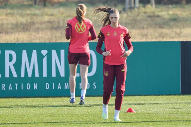 Frankfurt am Main, Deutschland 27. Februar 2026: Vorbereitung auf das Frauen WM-Qualifikationsspiel Deutschland vs. Slovenien - Training Im Bild: Jule Brand (Deutschland) beim Training am DFB-Campus in Frankfurt Copyright: HMBxMedia MadeleinexFantini