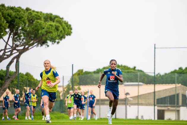 260227 Amanda NildÃ n and Evelyn Ijeh during a training session with the women s national football team of Sweden on February 27, 2026 in Albuferia. Photo: Ludvig Thunman BILDBYRAN kod LT LT0776 fotboll football soccer fotball vm-kval kval fifa womens world cup qualifier qualifier träning practice training sverige sweden dam bbeng sverige sweden Copyright: LUDVIGxTHUNMAN BB260227LT034