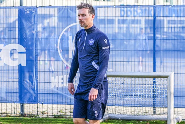 Training am 27.02.26, Herren, Fußball, Saison 2025 2026, 2.Liga, Karlsruher SC. Christian Eichner (KSC Trainer) kommt zum Training. Karlsruhe Wildparkstadion Baden-Württemberg Germany