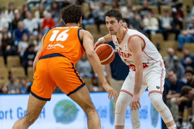 BASKETBALL - FIBA WC Quali, AUT vs NED VIENNA,AUSTRIA,27.FEB.26 - BASKETBALL - FIBA Basketball World Cup 2027,Qualifiers, international match, Länderspiel, Nationalmannschaft Austria vs Netherlands. Image shows Bogic Vujosevic (AUT).  GEPAxpictures xPhilippxBrem