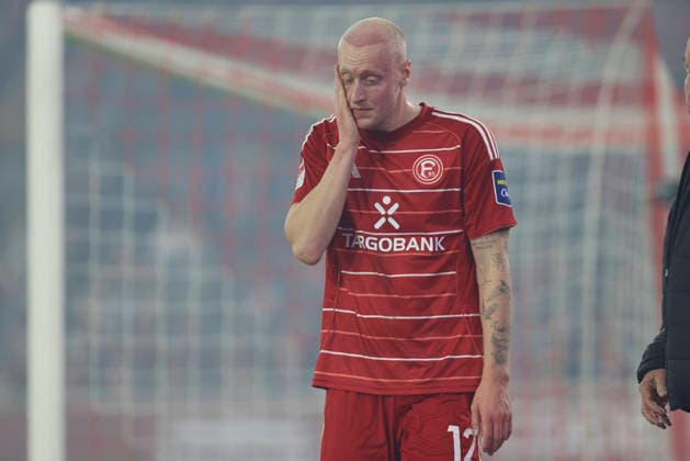 Valgeir Lunddal (Fortuna Düsseldorf) ist enttaeuscht, gestikuliert, Gestik waehrend des Spiels der 2. Bundesliga zwischen Fortuna Düsseldorf und VfL Bochum, Merkur Spiel-Arena am 27. February 2026 in Düsseldorf, Deutschland. (Foto von Oliver Kaelke DeFodi Images) +++ Valgeir Lunddal (Fortuna Düsseldorf) looks dejected, gestures during the 2. Bundesliga match between Fortuna Düsseldorf and VfL Bochum at Merkur Spiel-Arena on February 27, 2026 in Düsseldorf, Germany. (Photo by Oliver Kaelke DeFodi Images) (Photo by Oliver Kaelke DeFodi Images) -