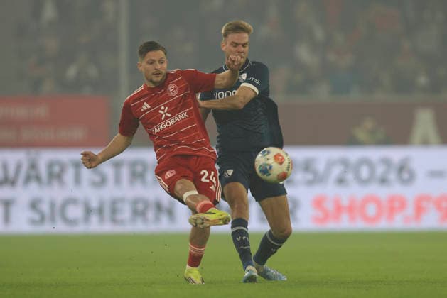 Florent Muslija (Fortuna Düsseldorf) und Leandro-Noel Morgalla (VfL Bochum) im Zweikampf waehrend des Spiels der 2. Bundesliga zwischen Fortuna Düsseldorf und VfL Bochum, Merkur Spiel-Arena am 27. February 2026 in Düsseldorf, Deutschland. (Foto von Oliver Kaelke DeFodi Images) +++ Florent Muslija (Fortuna Düsseldorf) und Leandro-Noel Morgalla (VfL Bochum) battle for the ball during the 2. Bundesliga match between Fortuna Düsseldorf and VfL Bochum at Merkur Spiel-Arena on February 27, 2026 in Düsseldorf, Germany. (Photo by Oliver Kaelke DeFodi Images) (Photo by Oliver Kaelke DeFodi Images) -