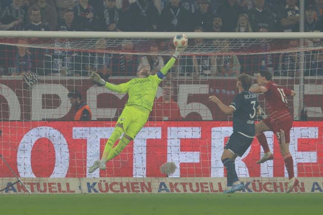 Torwart Timo Horn (VfL Bochum) in Aktion, am Ball, Einzelaktion waehrend des Spiels der 2. Bundesliga zwischen Fortuna Düsseldorf und VfL Bochum, Merkur Spiel-Arena am 27. February 2026 in Düsseldorf, Deutschland. (Foto von Oliver Kaelke DeFodi Images) +++ Torwart Timo Horn (VfL Bochum) controls the ball during the 2. Bundesliga match between Fortuna Düsseldorf and VfL Bochum at Merkur Spiel-Arena on February 27, 2026 in Düsseldorf, Germany. (Photo by Oliver Kaelke DeFodi Images) (Photo by Oliver Kaelke DeFodi Images) -
