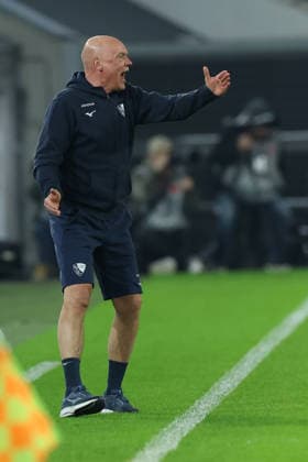 GER, 2. FBL. Fortuna Duesseldorf vs. VfL Bochum 27.02.2026, Merkur Spiel-Arena, Duesseldorf, GER, 2. FBL. Fortuna Duesseldorf vs. VfL Bochum, im Bild: Uwe Rösler Roesler Trainer Headcoach (VfL Bochum), regt sich heftig auf, Gestik, Mimik, Emotionen, unzufrieden enttaeuscht niedergeschlagen,