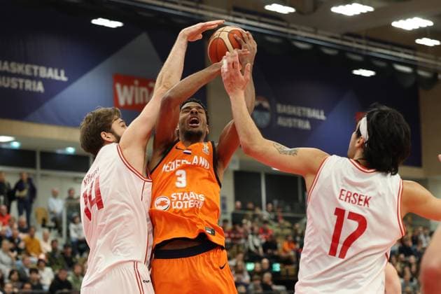 VIENNA, AUSTRIA, FEB. 27, 2026 MEN S BASKETBALL FIBA BASKETBALL WORLD CUP 2027 EUROPEAN QUALIFIERS, FIRST ROUND Â· GROUP F, AUSTRIA VS NETHERLANDS Daniel Koppel (ATU) and Marijn Ververs (Netherlands) and Erol Ersek (ATU) in ariel duel VIENNA VIENNA, Arena Vienna Sport Arena Vienna, Vienna AUSTRIA