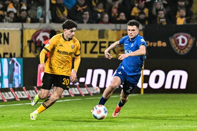 Fußball I Herren I Saison 2025-2026 I 2. Bundesliga I 24. Spieltag I SG Dynamo Dresden - SV Darmstadt 98 I 27.02.2026 Duell zwischen Ben Justus Bobzien (20, SG Dynamo Dresden) und Sergio Lopez (2, SV Darmstadt 98) Dresden Rudolf-Harbig-Stadion (Lennestr. 12) Sachsen Deutschland