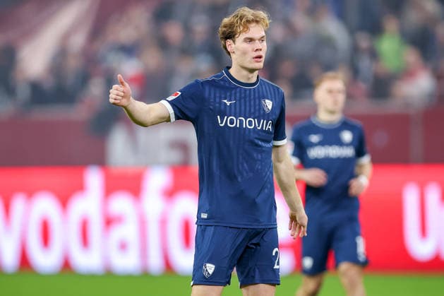 27.02.2026, Fußball, Fortuna Düsseldorf - VfL Bochum, 2. Fußball Bundesliga, Merkur Spiel-Arena, Saison 2025 2026: Mats Pannewig (VfL Bochum 24) gestikulierend auf dem Spielfeld DFB regulations prohibit any use of photographs as image sequences and or quasi-video. Nordrhein-Westfalen Deutschland