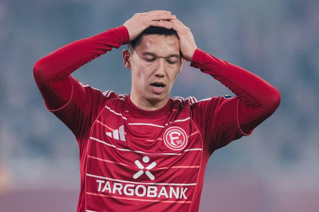 27.02.2026, Fussball, Saison 2025 2026, 2. Bundesliga, 24. Spieltag, Fortuna Düsseldorf - VfL Bochum 1848, Shinta Appelkamp (Fortuna Düsseldorf) fass sich mit beiden Haenden an den Kopf, Düsseldorf MErkur Spiel Arena NRW Deutschland xRHR-FOTO DEx