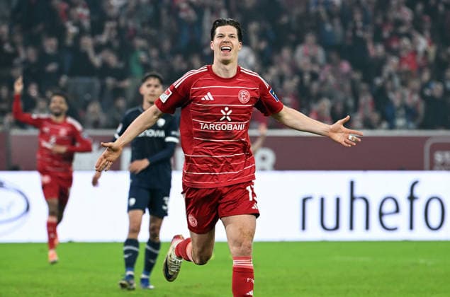 Fussball, 2. Bundesliga, Deutschland, Herren, Saison 2025 2026, 24. Spieltag, Merkur-Spiel-Arena Düsseldorf, Fortuna Düsseldorf - VfL Bochum; Jubel Cedric Itten (F95) nach seinem Tor zum 1:0. Jubel, Freude, Aktion.