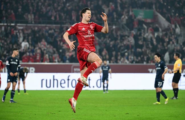 Fussball, 2. Bundesliga, Deutschland, Herren, Saison 2025 2026, 24. Spieltag, Merkur-Spiel-Arena Düsseldorf, Fortuna Düsseldorf - VfL Bochum; Jubel Cedric Itten (F95) nach seinem Tor zum 1:0. Jubel, Freude, Aktion.