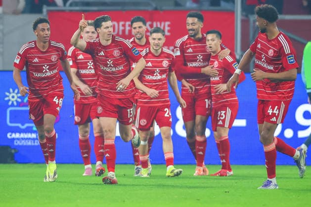 27.02.2026, Fußball, Fortuna Düsseldorf - VfL Bochum, 2. Fußball Bundesliga, Merkur Spiel-Arena, Saison 2025 2026: Torjubel nach dem Tor zum 1:0 durch Torschütze Cedric Itten (Fortuna Düsseldorf 13) DFB regulations prohibit any use of photographs as image sequences and or quasi-video. Nordrhein-Westfalen Deutschland