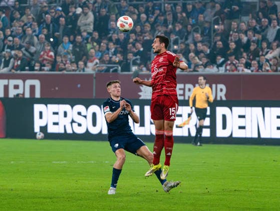 Tim Oberdorf (Fortuna Duesseldorf, 15) beim Kopfball gegen Callum Marshall (VfL Bochum 1848, 16) Fortuna Duesseldorf vs. VfL Bochum 1848, Fussball, 2. Bundesliga, 24. Spieltag, Saison 2025 2026, 27.02.2026 DFL REGULATIONS PROHIBIT ANY USE OF PHOTOGRAPHS AS IMAGE SEQUENCES AND OR QUASI-VIDEO, Fortuna Duesseldorf vs. VfL Bochum 1848, Fussball, 2. Bundesliga, 24. Spieltag, Saison 2025 2026, 27.02.2026 Duesseldorf