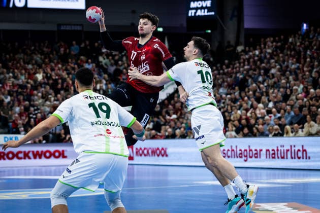 DAIKIN HBL: SG Flensburg-Handewitt vs HSG Wetzlar; 27.02.26 Marko Grgic (Nr.17, SG Flensburg-Handewitt) gegen Josip Simic (Nr.10, HSG Wetzlar) DAIKIN HBL: SG Flensburg-Handewitt vs HSG Wetzlar, GP JOULE Arena am 27.02.26 Copyright: xBEAUTIFULxSPORTS MarioxM.xKobergx