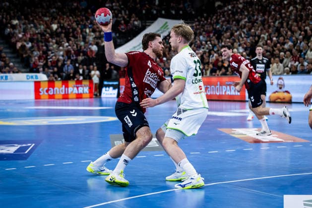 DAIKIN HBL: SG Flensburg-Handewitt vs HSG Wetzlar; 27.02.26 Johannes Golla (Nr.04, SG Flensburg-Handewitt) gegen Georg Löwen (Nr.33, HSG Wetzlar) DAIKIN HBL: SG Flensburg-Handewitt vs HSG Wetzlar, GP JOULE Arena am 27.02.26 Copyright: xBEAUTIFULxSPORTS MarioxM.xKobergx
