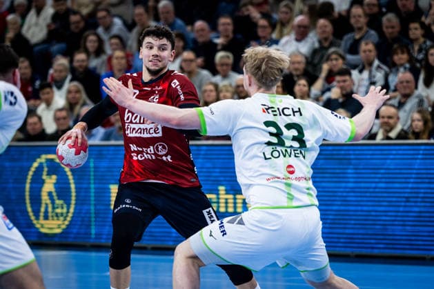 DAIKIN HBL: SG Flensburg-Handewitt vs HSG Wetzlar; 27.02.26 Marko Grgic (Nr.17, SG Flensburg-Handewitt) gegen Georg Löwen (Nr.33, HSG Wetzlar) DAIKIN HBL: SG Flensburg-Handewitt vs HSG Wetzlar, GP JOULE Arena am 27.02.26 Copyright: xBEAUTIFULxSPORTS MarioxM.xKobergx
