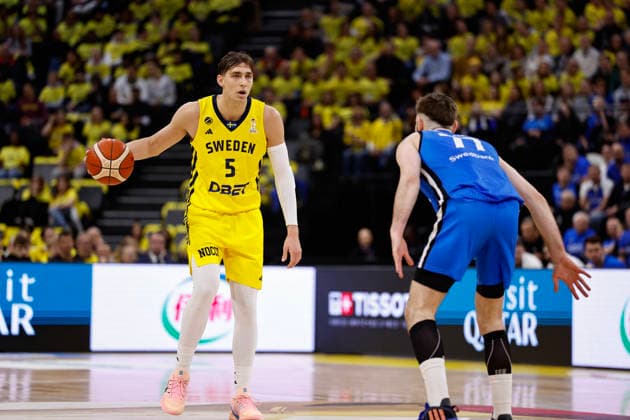 STOCKHOLM, SWEDEN 20260227 Sweden s Wilhelm Falk with the ball and Estonia s Kristian Kullamäe during the FIBA World European Cup Qualifier game between Sweden and Estonia, first round - group H, at Avicii Arena in Stockholm, Sweden 27 February 2026. STOCKHOLM SWEDEN x1081x