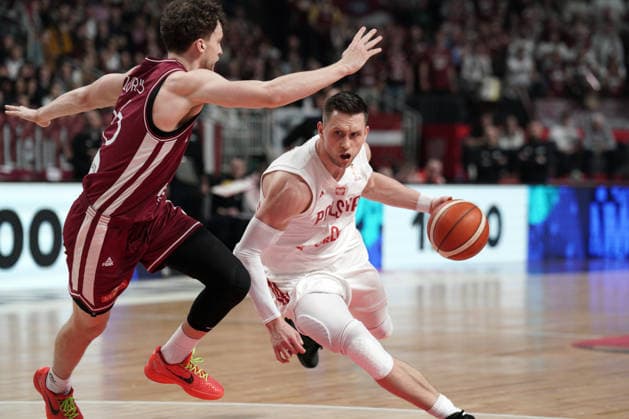 Latvia Poland Basketball, Riga, Latvia, 27.02.2026, FIBA, basketball, Latvia, Poland Mateusz Ponitka of Poland and Kristers Zoriks of Latvia in action during FIBA Basketball World Cup European qualifiers group F game between Latvia and Poland in Riga, Latvia, 27.02.2026. Photo: Roman Koksarov (RKF) Riga Latvia Copyright: xRomanxKoksarovx RKO06764.JPG