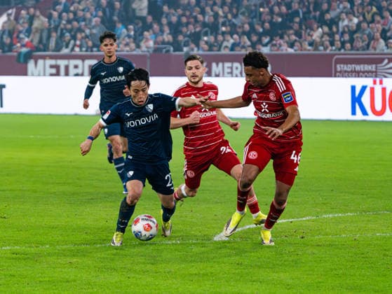 Koji Miyoshi (VfL Bochum 1848, 23) im Zweikampf gegen Sima Suso (Fortuna Duesseldorf, 46) Fortuna Duesseldorf vs. VfL Bochum 1848, Fussball, 2. Bundesliga, 24. Spieltag, Saison 2025 2026, 27.02.2026 DFL REGULATIONS PROHIBIT ANY USE OF PHOTOGRAPHS AS IMAGE SEQUENCES AND OR QUASI-VIDEO, Fortuna Duesseldorf vs. VfL Bochum 1848, Fussball, 2. Bundesliga, 24. Spieltag, Saison 2025 2026, 27.02.2026 Duesseldorf