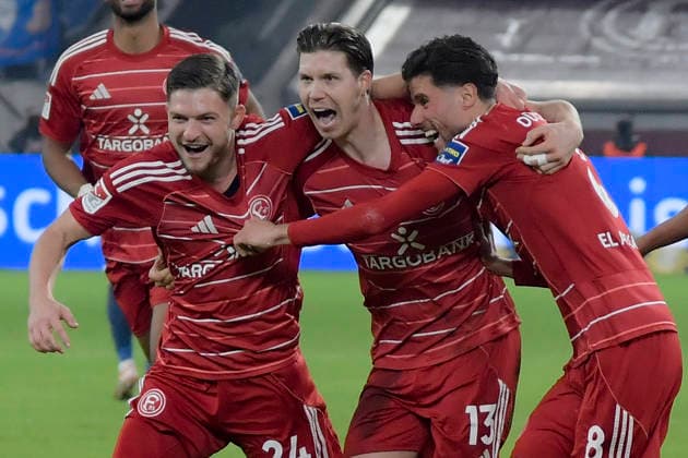 Florent Muslija (Duesseldorf 24) jubelt nach dem Tor zum 2:0 mit Cedric Itten (Duesseldorf 13) Anouar El Azzouzi (Duesseldorf 8) 27.02.2026 ¢ Fussball ¢ Fortuna Duesseldorf vs VfL Bochum, Merkur Spiel-Arena, Duesseldorf, DFB DFL REGULATIONS PROHIBIT ANY USE OF PHOTOGRAPHS AS IMAGE SEQUENCES AND OR QUASI-VIDE