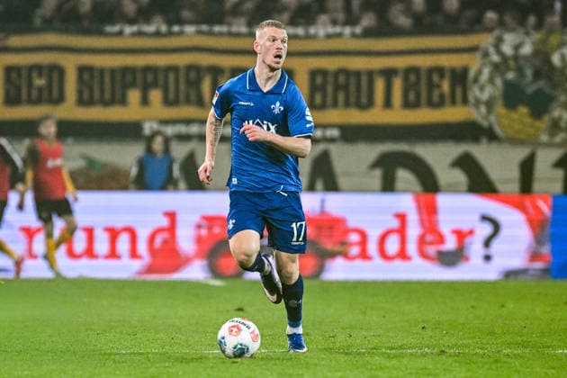 Fußball I Herren I Saison 2025-2026 I 2. Bundesliga I 24. Spieltag I SG Dynamo Dresden - SV Darmstadt 98 I 27.02.2026 Kai Klefisch (17, SV Darmstadt 98) dribbelt mit dem Ball Freisteller, Nahaufnahme, Porträt, Portrait, Einzelfoto, Einzelbild, Körper Dresden Rudolf-Harbig-Stadion (Lennestr. 12) Sachsen Deutschland