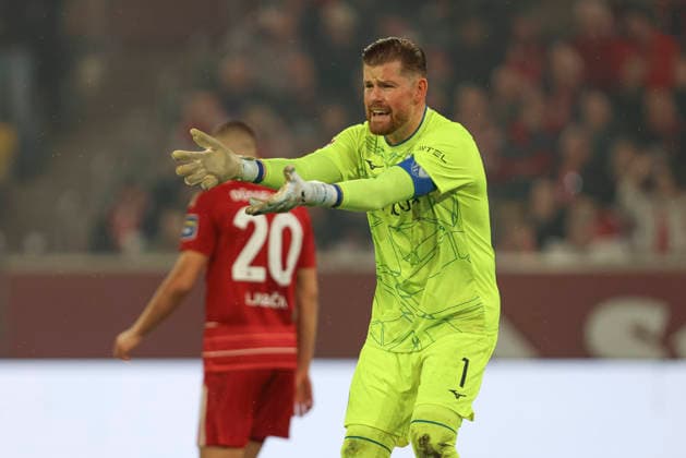 Torwart Timo Horn (VfL Bochum) gestikuliert, Gestik waehrend des Spiels der 2. Bundesliga zwischen Fortuna Düsseldorf und VfL Bochum, Merkur Spiel-Arena am 27. February 2026 in Düsseldorf, Deutschland. (Foto von Oliver Kaelke DeFodi Images) +++ Torwart Timo Horn (VfL Bochum) gestures during the 2. Bundesliga match between Fortuna Düsseldorf and VfL Bochum at Merkur Spiel-Arena on February 27, 2026 in Düsseldorf, Germany. (Photo by Oliver Kaelke DeFodi Images) (Photo by Oliver Kaelke DeFodi Images) -