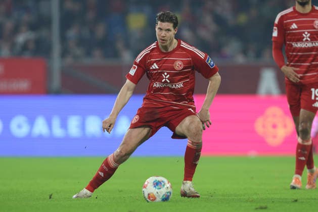 Cedric Itten (Fortuna Düsseldorf) in Aktion, am Ball, Einzelaktion waehrend des Spiels der 2. Bundesliga zwischen Fortuna Düsseldorf und VfL Bochum, Merkur Spiel-Arena am 27. February 2026 in Düsseldorf, Deutschland. (Foto von Oliver Kaelke DeFodi Images) +++ Cedric Itten (Fortuna Düsseldorf) controls the ball during the 2. Bundesliga match between Fortuna Düsseldorf and VfL Bochum at Merkur Spiel-Arena on February 27, 2026 in Düsseldorf, Germany. (Photo by Oliver Kaelke DeFodi Images) (Photo by Oliver Kaelke DeFodi Images) -