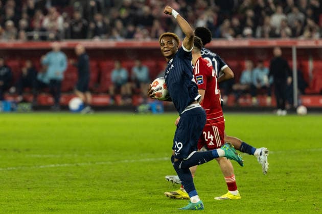 2. Fußball Bundesliga: Fortuna Düsseldorf - VfL Bochum; 27.02.2026 VfL Bochum bejubelt das Tor, 2:1 durch Farid Alfa-Ruprecht (VfL Bochum, 29) 2. Fußball Bundesliga: Fortuna Düsseldorf - VfL Bochum; Merkur Spiel-Arena, Düsseldorf; 27.02.2026 DFL regulations prohibit any use of photographs as image sequences and or quasi video.
