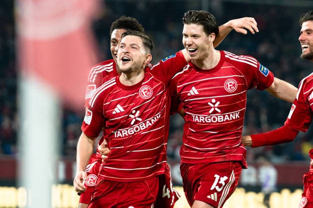 Deutschland: 2. Bundesliga 2025 2026 Fortuna Düsseldorf vs. VfL Bochum 24. Spieltag 27.02.2026 Merkur Spiel-Arena (Nordrhein-Westfalen) Tor zum 2:0 durch Florent Muslija (Fortuna Düsseldorf, 24) Jubel Freude Emotionen Torjubel Cedric Itten (Fortuna Düsseldorf, 13) Anouar El Azzouzi (Fortuna Düsseldorf, 8)