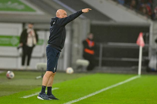 Uwe Rösler Roesler (Bochum) Mimik starker Gesichtsausdruck Emotion. Gestik Geste gestikuliert 27.02.2026 ¢ Fussball ¢ Fortuna Duesseldorf vs VfL Bochum, Merkur Spiel-Arena, Duesseldorf, DFB DFL REGULATIONS PROHIBIT ANY USE OF PHOTOGRAPHS AS IMAGE SEQUENCES AND OR QUASI-VIDE