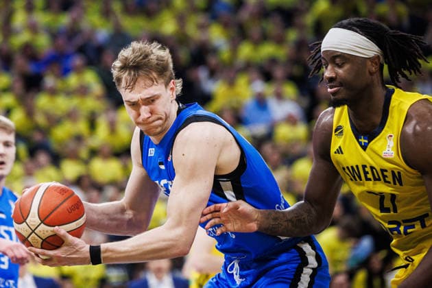 260227 Sander Raieste of Estonia and Zaba Bangala of Sweden during the FIBA World Cup Qualifier game between Sweden and Estonia on February 27, 2026 in Stockholm. Photo: Kenta Jönsson BILDBYRAN COP 210 KJ0314 basket basketball vm-kval kval fiba world cup qualifiers sverige estland sweden estonia bbeng Copyright: KENTAxJÖNSSON BB260227KJ065