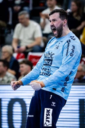 DAIKIN HBL: SG Flensburg-Handewitt vs HSG Wetzlar; 27.02.26 Jubel Freude über gehaltenen Ball bei Benjamin Buric (Nr.01, SG Flensburg-Handewitt) DAIKIN HBL: SG Flensburg-Handewitt vs HSG Wetzlar, GP JOULE Arena am 27.02.26 Copyright: xBEAUTIFULxSPORTS MarioxM.xKobergx