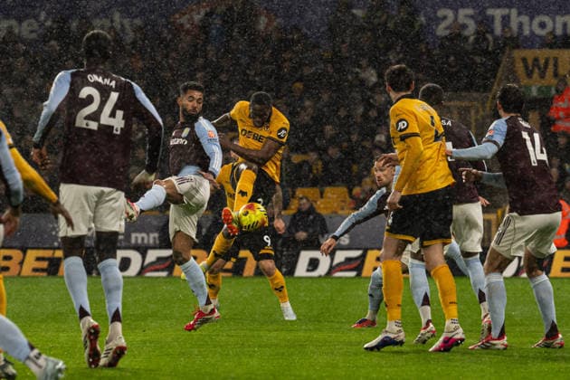 27th February 2026; Molineux Stadium, Wolverhampton, West Midlands, England; Premier League Football, Wolverhampton Wanderers versus Aston Villa; Toti of Wolverhampton Wanderers shoots at goal  GodfreyxPitt Content restricted for UK based newspaper