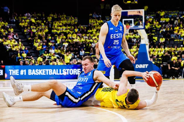 260227 Janari Joesaar and Joonas Riismaa of Estonia against Ludvig Hakanson of Sweden during the FIBA World Cup Qualifier game between Sweden and Estonia on February 27, 2026 in Stockholm. Photo: Kenta Jönsson BILDBYRAN COP 210 KJ0314 basket basketball vm-kval kval fiba world cup qualifiers sverige estland sweden estonia bbeng Copyright: KENTAxJÖNSSON BB260227KJ086