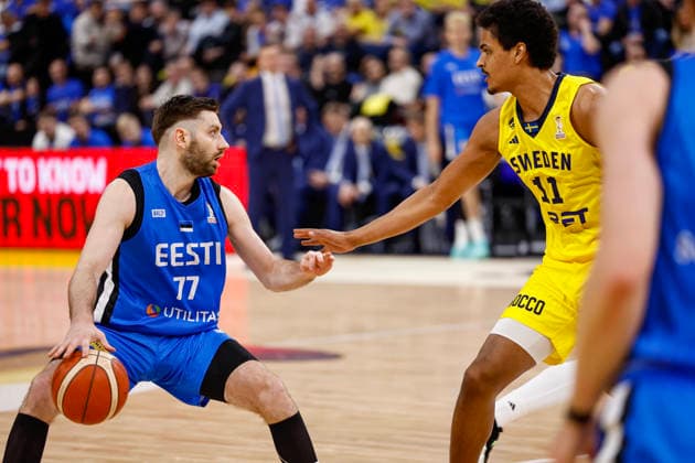STOCKHOLM, SWEDEN 20260227 Estonia s Kristian Kullamäe and Sweden s Kenny Pohto during the FIBA World European Cup Qualifier game between Sweden and Estonia, first round - group H, at Avicii Arena in Stockholm, Sweden 27 February 2026. STOCKHOLM SWEDEN x1081x