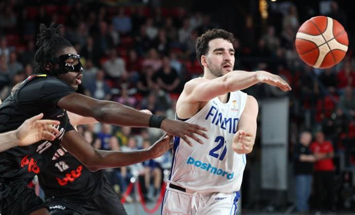Belgium s Archange Izaw Bolavie and Finland s Edon Maxhuni fight for the ball during a basketball match between Belgian national team, Nationalteam Belgian Lions and Finland, Friday 27 February 2026 in Charleroi, qualifier 3 6 for the men s 2027 FIBA World Championships. VIRGINIExLEFOUR  x165774161x