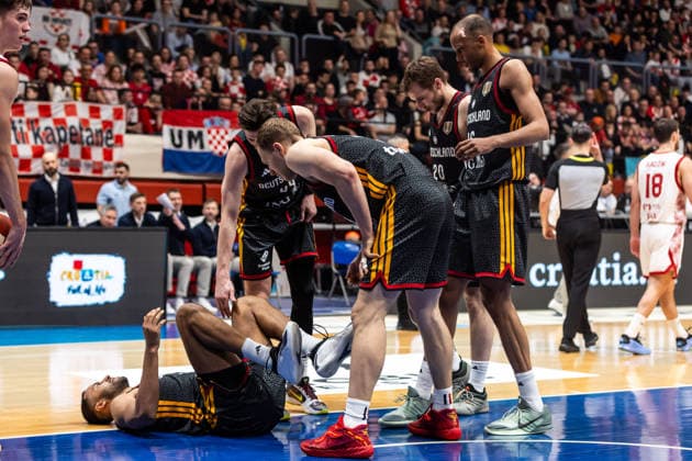 GER, FIBA Basketball World Cup 2027, European Qualifiers, Kroatien-Deutschland. 27.02.2026, Drazen Petrovic Basketball Center, Zagreb, GER, FIBA Basketball World Cup 2027, European Qualifiers, Kroatien-Deutschland. Johannes Thiemann (Deutschland, No 32) am Boden  Foto: Alexander Trienitz Zagreb Drazen Petrovic Basketball Center Zagreb Kroatien