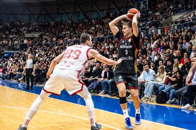 GER, FIBA Basketball World Cup 2027, European Qualifiers, Kroatien-Deutschland. 27.02.2026, Drazen Petrovic Basketball Center, Zagreb, GER, FIBA Basketball World Cup 2027, European Qualifiers, Kroatien-Deutschland. Tim Schneider (Deutschland, No3), Toni Nakic (Kroatien, No99) Â Foto: Alexander Trienitz Zagreb Drazen Petrovic Basketball Center Zagreb Kroatien
