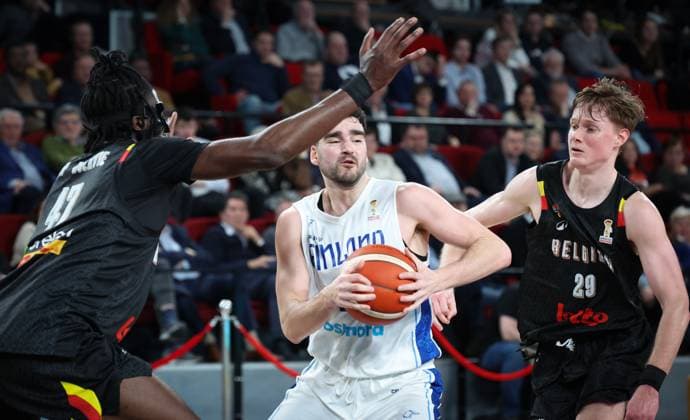 Finland s Edon Maxhuni and Belgium s Siebe Ledegen fight for the ball during a basketball match between Belgian national team, Nationalteam Belgian Lions and Finland, Friday 27 February 2026 in Charleroi, qualifier 3 6 for the men s 2027 FIBA World Championships. VIRGINIExLEFOUR  x165779661x