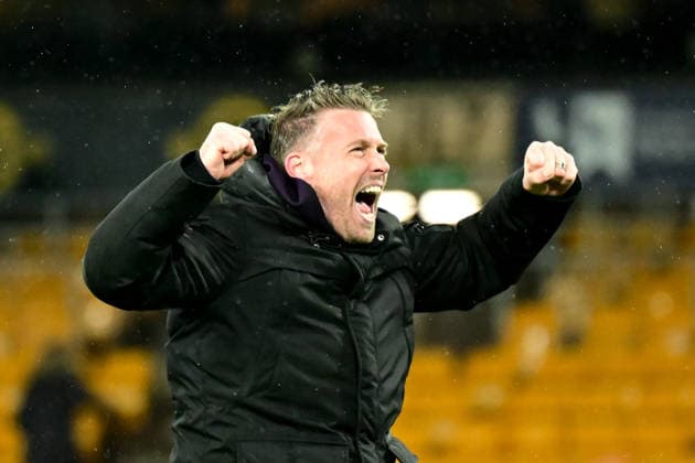 Wolverhampton Wanderers v Aston Villa, Premier League Wolverhampton Wanderers manager Rob Edwards celebrates victory during the Premier League match between Wolverhampton Wanderers and Aston Villa at Molineux, Wolverhampton, UK on 27 February 2026. Wolverhampton Molineux West Midlands UK Editorial use only DataCo restrictions apply See www.football-dataco.com , Copyright: xDennisxGoodwinx PSI-23809-0026