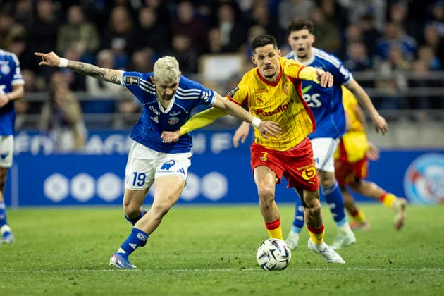 FOOTBALL : Racing Strasbourg vs Lens FC - ligue 1 - Strasbourg - 27 02 26 Florian Sotoca 7 Julio Encisco 19 (RCS)  Copyright: xelyxandroxcegarrax