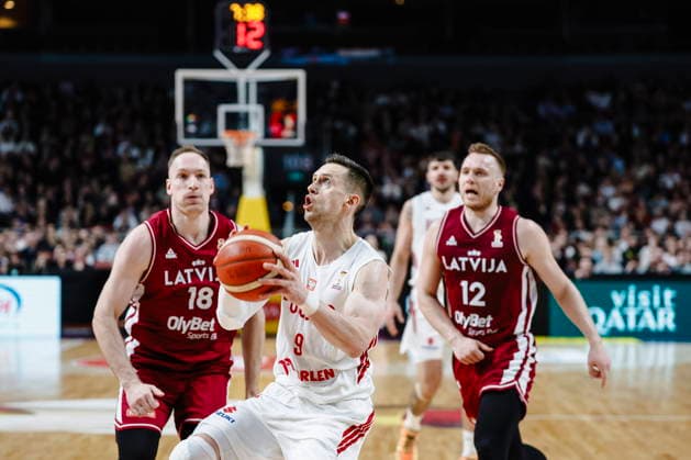 Ryga 27.02.2026 KOSZYKOWKA KOSZKADRA REPREZENTACJA POLSKI MECZ LOTWA - POLSKA ELIMINACJE MISTRZOSTW SWIATA 2027 - - - MEN BASKETBALL POLISH national team, Nationalteam WORLD CUP SERIES QUALIFIERS GAME LATVIA - POLAND NZ Mateusz Ponitka , Klavs Cavars , Arturs Strautins , FOT. WOJCIECH FIGURSKI 058SPORT.PL NEWSPIX.PL --- newspix.pl  FOT. WOJCIECH FIGURSKI 058SPORT.PL