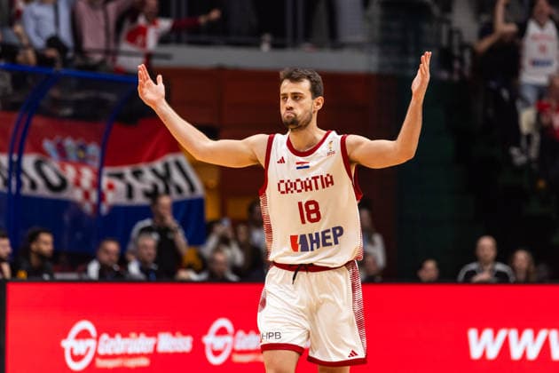 GER, FIBA Basketball World Cup 2027, European Qualifiers, Kroatien-Deutschland. 27.02.2026, Drazen Petrovic Basketball Center, Zagreb, GER, FIBA Basketball World Cup 2027, European Qualifiers, Kroatien-Deutschland. Roko Badzim (Kroatien, No18) jubelt  Foto: Alexander Trienitz Zagreb Drazen Petrovic Basketball Center Zagreb Kroatien