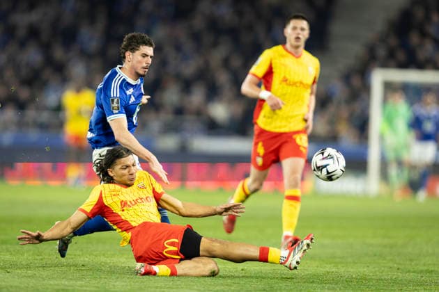 FOOTBALL : Racing Strasbourg vs Lens FC - ligue 1 - Strasbourg - 27 02 26 Joaquin Panichelli 9 (RCS) et IsmaÃ«lo Ganiou 25  Copyright: xelyxandroxcegarrax
