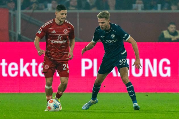 Deutschland: 2. Bundesliga 2025 2026 Fortuna Düsseldorf vs. VfL Bochum 24. Spieltag 27.02.2026 Merkur Spiel-Arena (Nordrhein-Westfalen) Florent Muslija (Fortuna Düsseldorf, 24) am Ball Leandro Morgalla (VfL Bochum, 39)