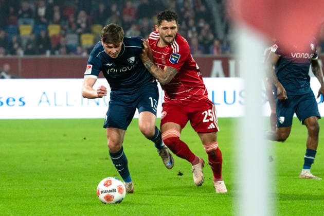 Deutschland: 2. Bundesliga 2025 2026 Fortuna Düsseldorf vs. VfL Bochum 24. Spieltag 27.02.2026 Merkur Spiel-Arena (Nordrhein-Westfalen) Matthias Zimmermann (Fortuna Düsseldorf, 25) Oliver Olsen (VfL Bochum, 13)